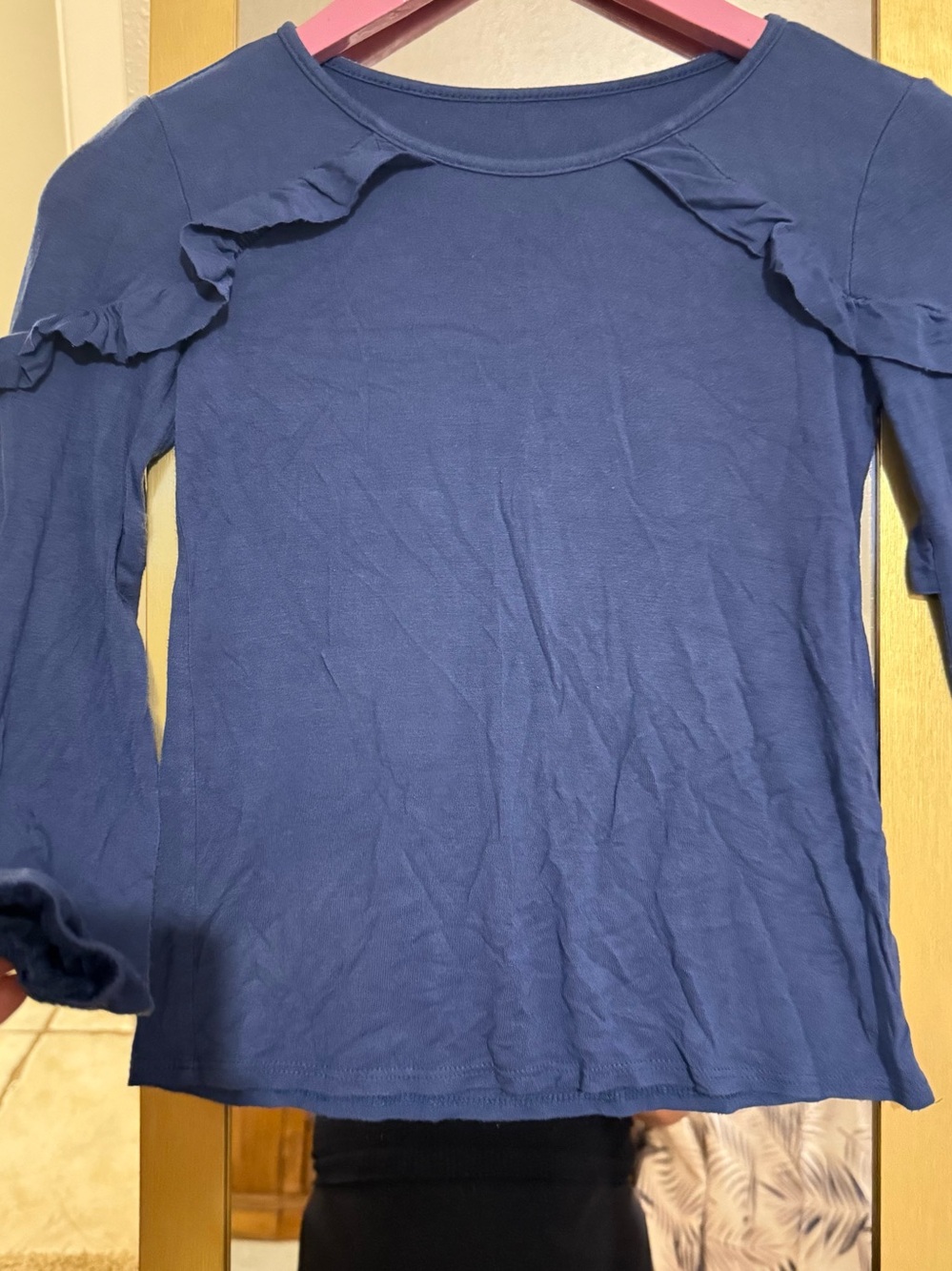Kids size 6 Blue Ruffle Sleeve Top